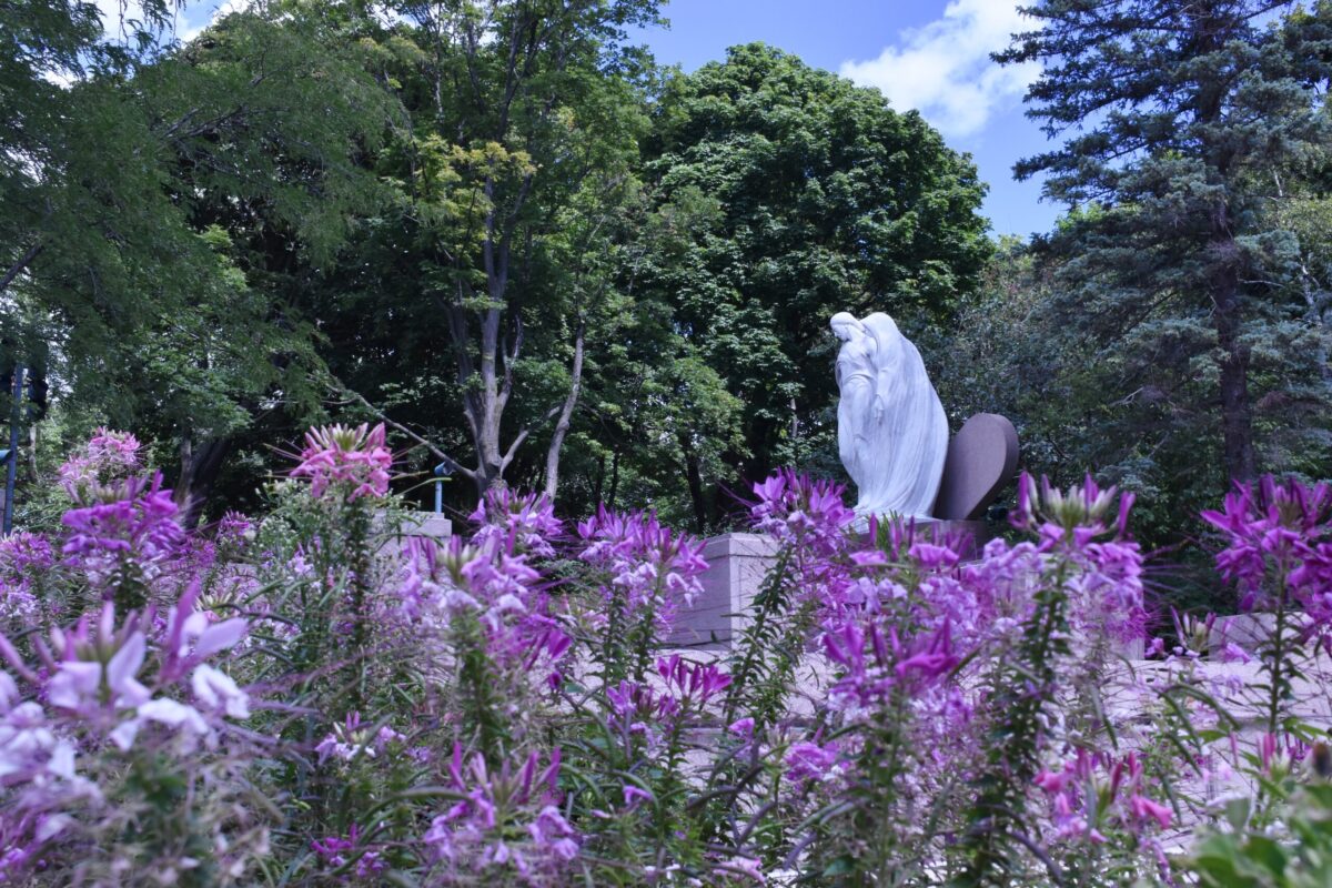Le jardin du chemin de la croix de L'Oratoire Saint-Joseph