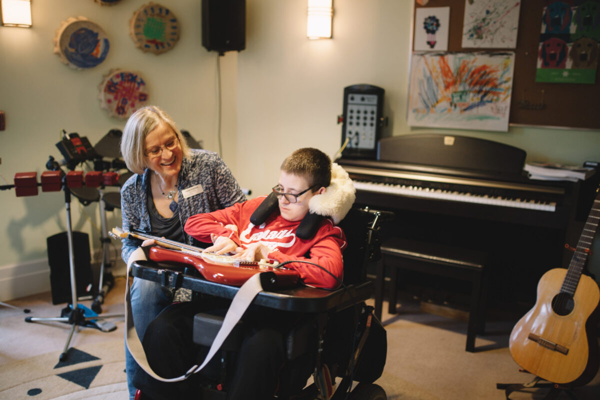 Music therapy at Canuck Place